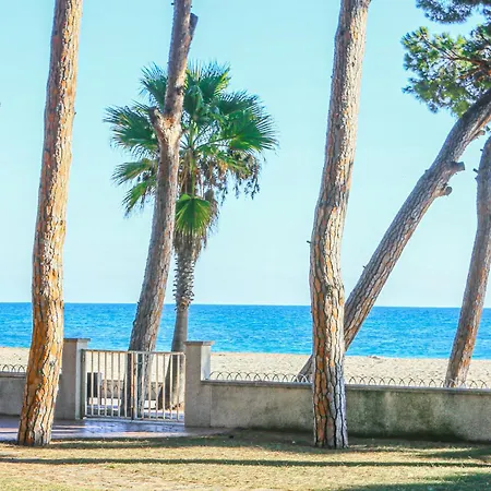 Litoral Costa Dorada - Pins I Mar Only Families Апартаменты *