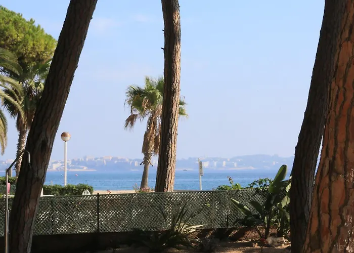 Litoral Costa Dorada - Pins I Mar Only Families Апартаменты *
