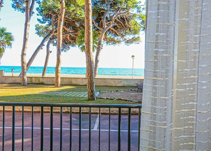 Litoral Costa Dorada - Pins I Mar Only Families Апартаменты *